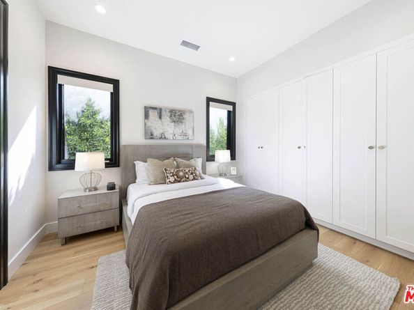 123 S Kilkea Drive, Los Angeles CA 90048