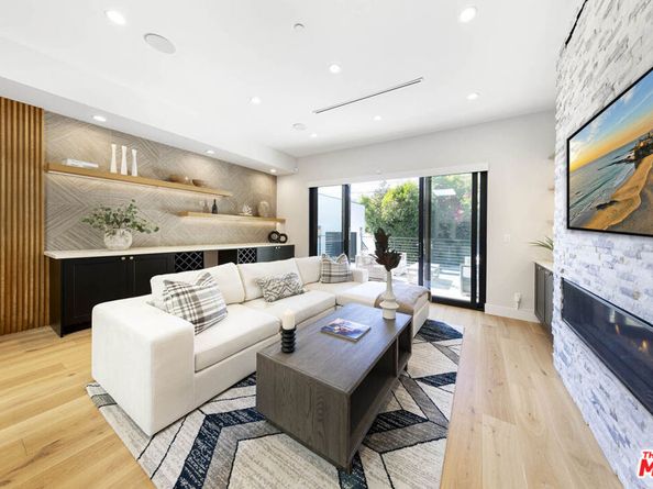 123 S Kilkea Drive, Los Angeles CA 90048