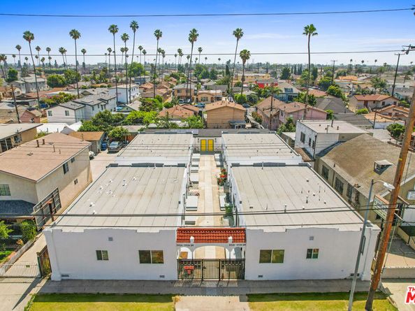 5926 S Hoover Street, Los Angeles CA 90044