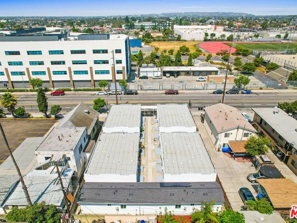 5926 S Hoover Street, Los Angeles CA 90044