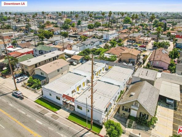 5926 S Hoover Street, Los Angeles CA 90044