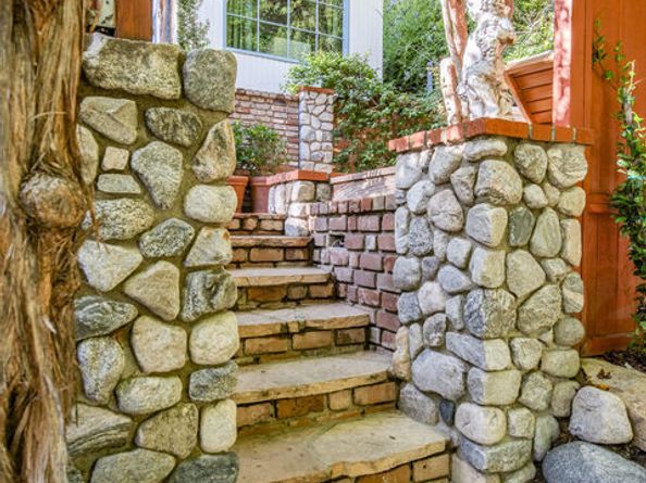 8027 Willow Glen Road, Los Angeles CA 90046