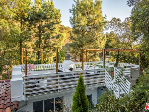 8027 Willow Glen Road, Los Angeles CA 90046