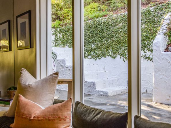 8027 Willow Glen Road, Los Angeles CA 90046