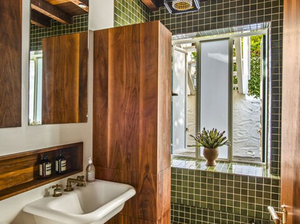 8027 Willow Glen Road, Los Angeles CA 90046