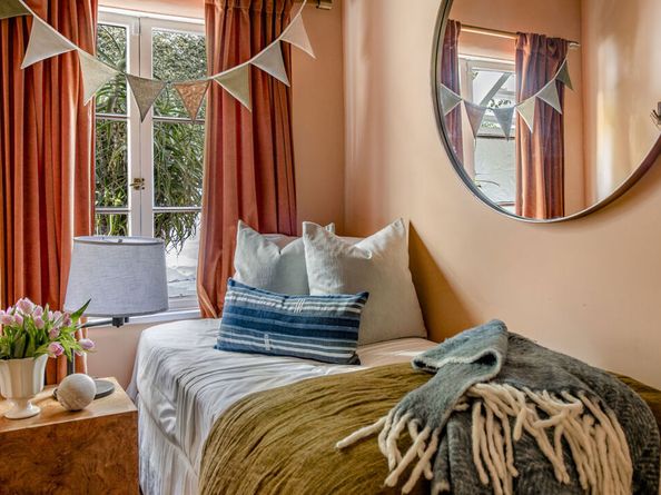 8027 Willow Glen Road, Los Angeles CA 90046