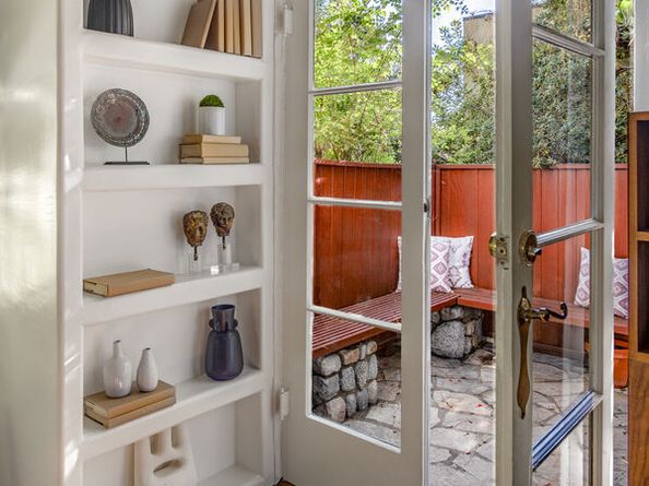8027 Willow Glen Road, Los Angeles CA 90046