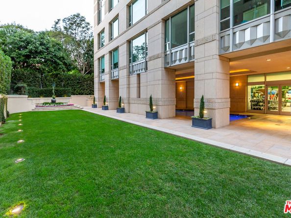 10727 Wilshire Boulevard 404, Los Angeles CA 90024
