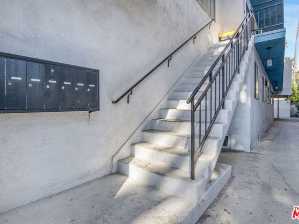 1630 N Harvard Boulevard, Los Angeles CA 90027