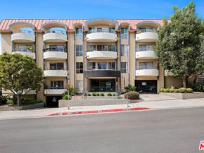 1221 N Kings Road 207, West Hollywood CA 90069