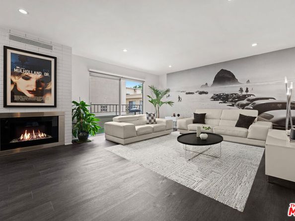 1221 N Kings Road 207, West Hollywood CA 90069