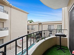 1221 N Kings Road 207, West Hollywood CA 90069