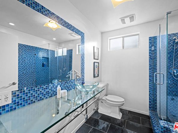 1221 N Kings Road 207, West Hollywood CA 90069