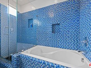 1221 N Kings Road 207, West Hollywood CA 90069