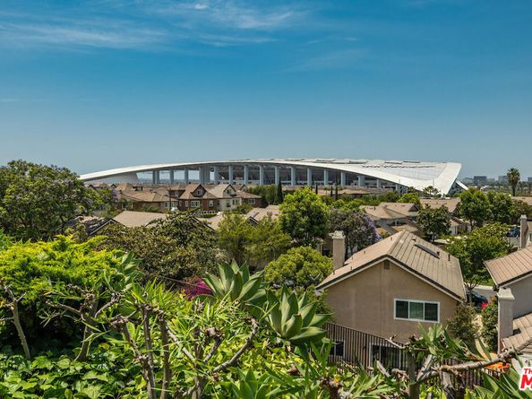 3500 W Manchester Boulevard 281, Inglewood CA 90305