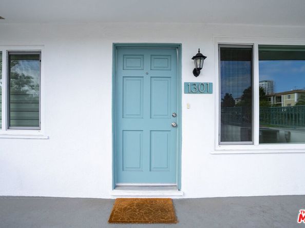 1301 S Beverly Glen Boulevard, Los Angeles CA 90024