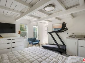 2304 W Avenue 31, Los Angeles CA 90065