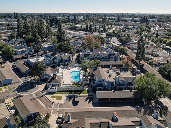 7316 Quill Drive 8, Downey CA 90242