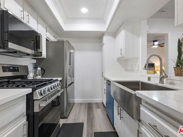 7316 Quill Drive 8, Downey CA 90242