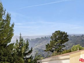 2385 Roscomare Road D3, Los Angeles CA 90077