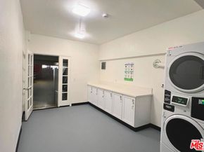 2370 Portland Street, Los Angeles CA 90007