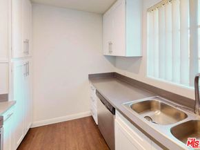 2370 Portland Street, Los Angeles CA 90007