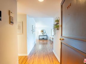 818 S Lucerne Boulevard 205, Los Angeles CA 90005