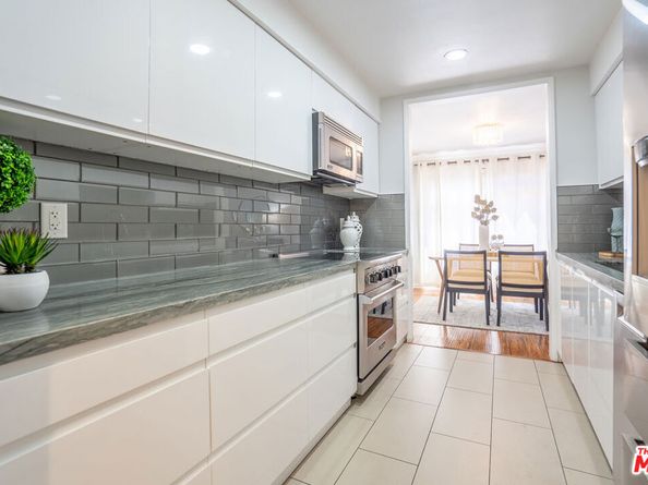 818 S Lucerne Boulevard 205, Los Angeles CA 90005