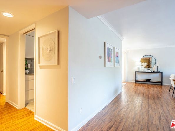 818 S Lucerne Boulevard 205, Los Angeles CA 90005