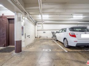 818 S Lucerne Boulevard 205, Los Angeles CA 90005