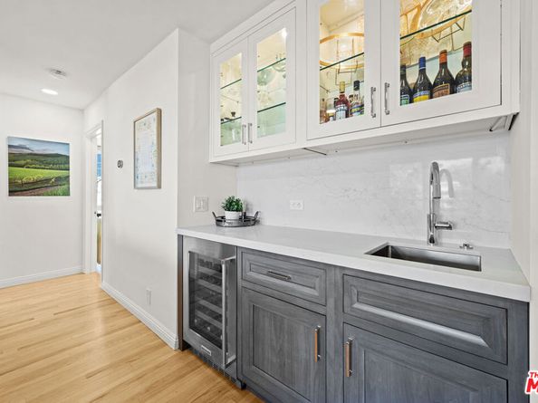 11918 Kiowa Avenue 302, Los Angeles CA 90049