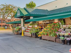 11918 Kiowa Avenue 302, Los Angeles CA 90049