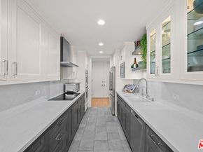 11918 Kiowa Avenue 302, Los Angeles CA 90049