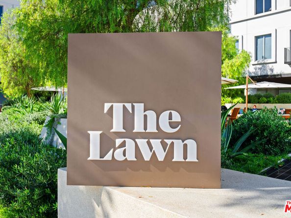 11918 Kiowa Avenue 302, Los Angeles CA 90049