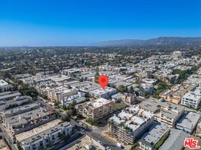 11918 Kiowa Avenue 302, Los Angeles CA 90049