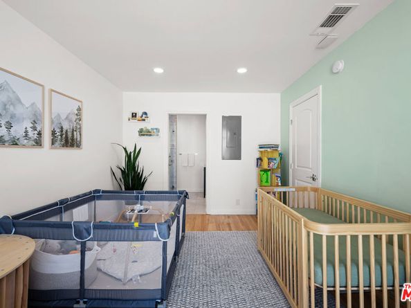 11918 Kiowa Avenue 302, Los Angeles CA 90049