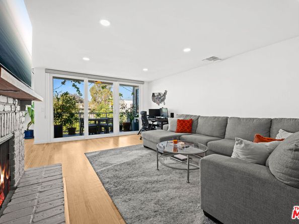 11918 Kiowa Avenue 302, Los Angeles CA 90049