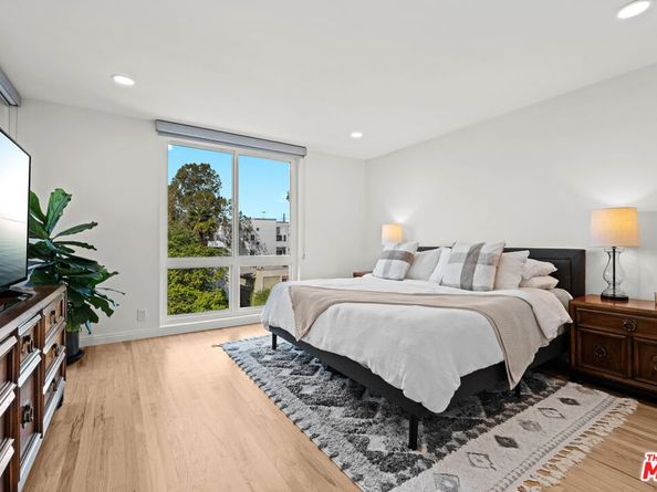 11918 Kiowa Avenue 302, Los Angeles CA 90049