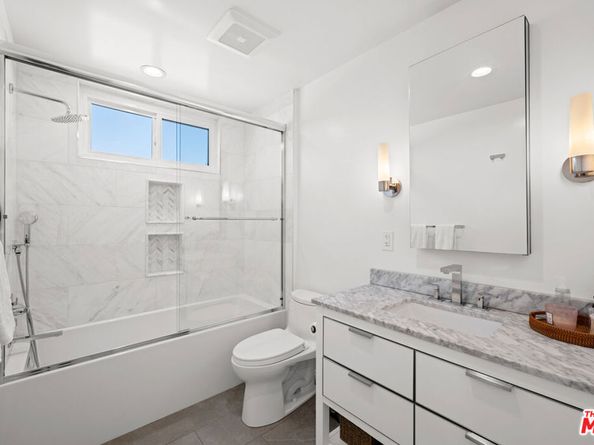 11918 Kiowa Avenue 302, Los Angeles CA 90049