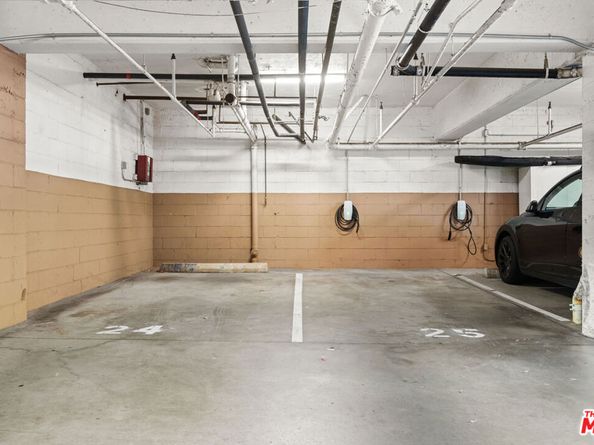 11918 Kiowa Avenue 302, Los Angeles CA 90049