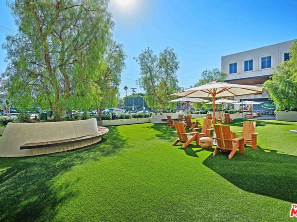 11918 Kiowa Avenue 302, Los Angeles CA 90049