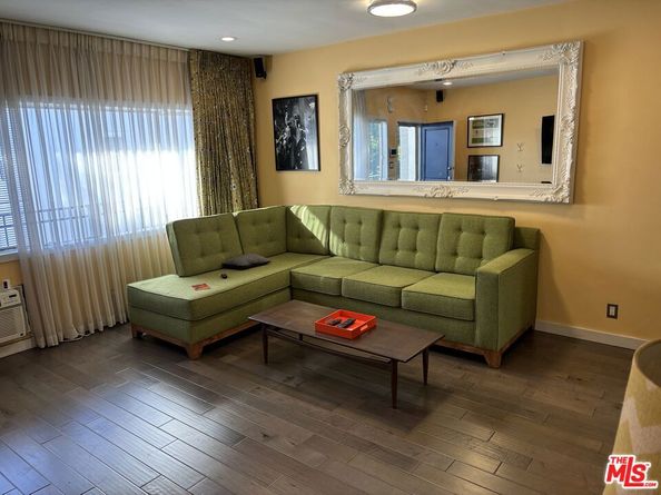 1255 N Harper Avenue 15, West Hollywood CA 90046