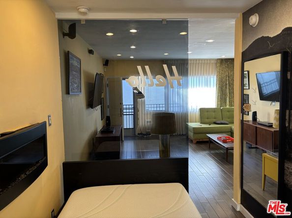 1255 N Harper Avenue 15, West Hollywood CA 90046