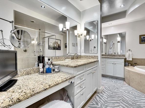 1010 Genter St 102, La Jolla CA 92037