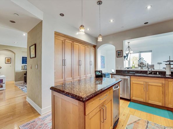 1010 Genter St 102, La Jolla CA 92037