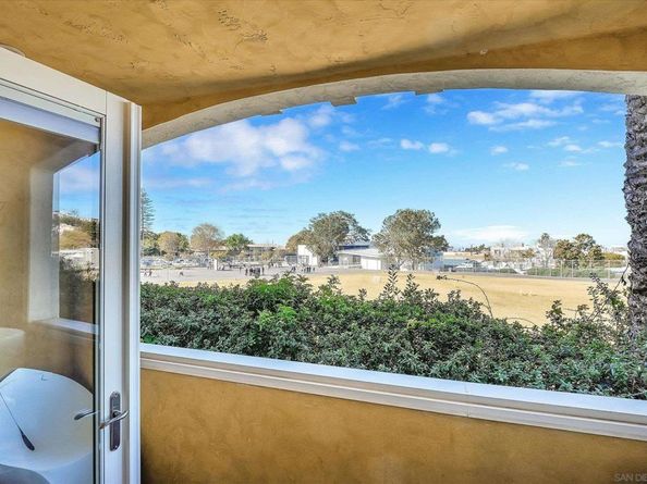 1010 Genter St 102, La Jolla CA 92037