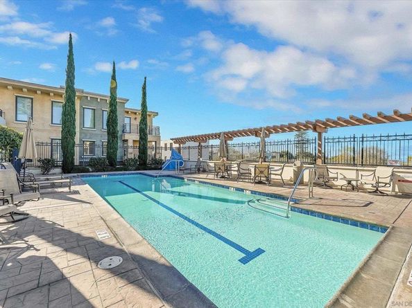 1010 Genter St 102, La Jolla CA 92037