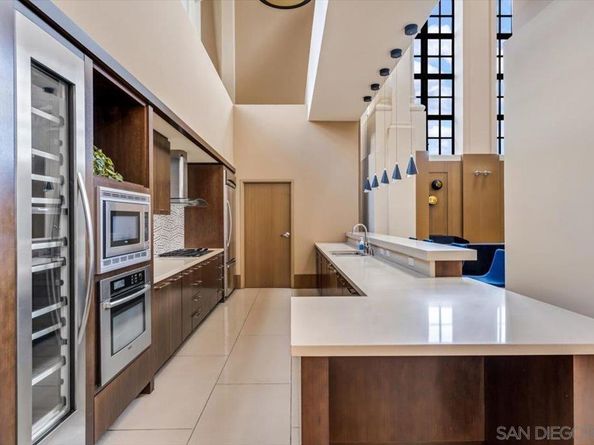 700 W E St 805, San Diego CA 92101