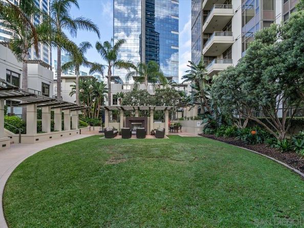 700 W E St 805, San Diego CA 92101