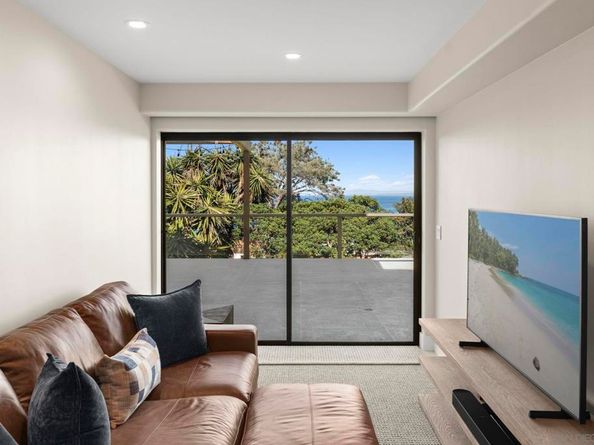 1640 Ludington Lane, La Jolla CA 92037